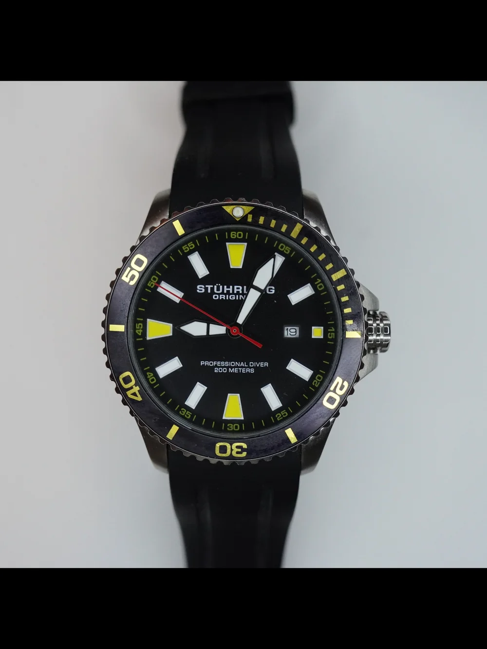 Stuhrling Original Aquadiver Quartz Men's Watch - 706.04 Regatta Bracera 43mm